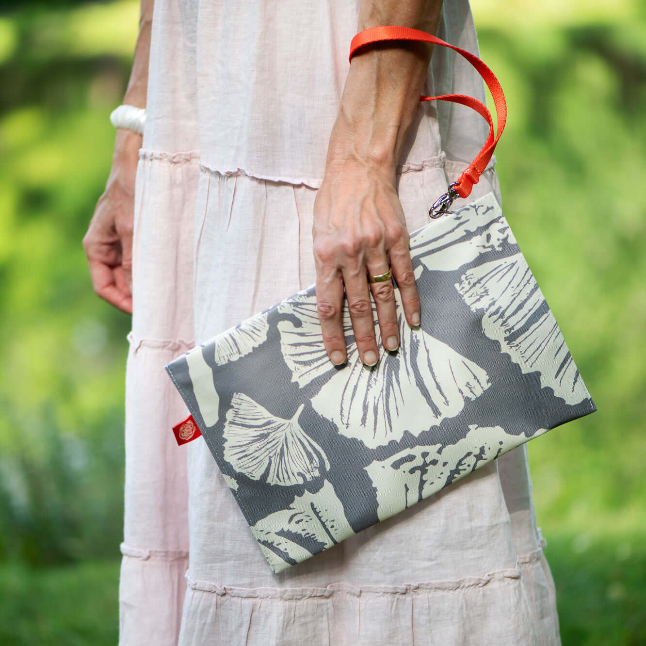 The FOREVER Clutch