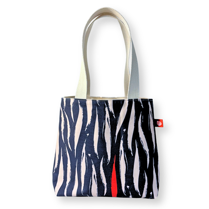 The LOLA Shoulder Tote