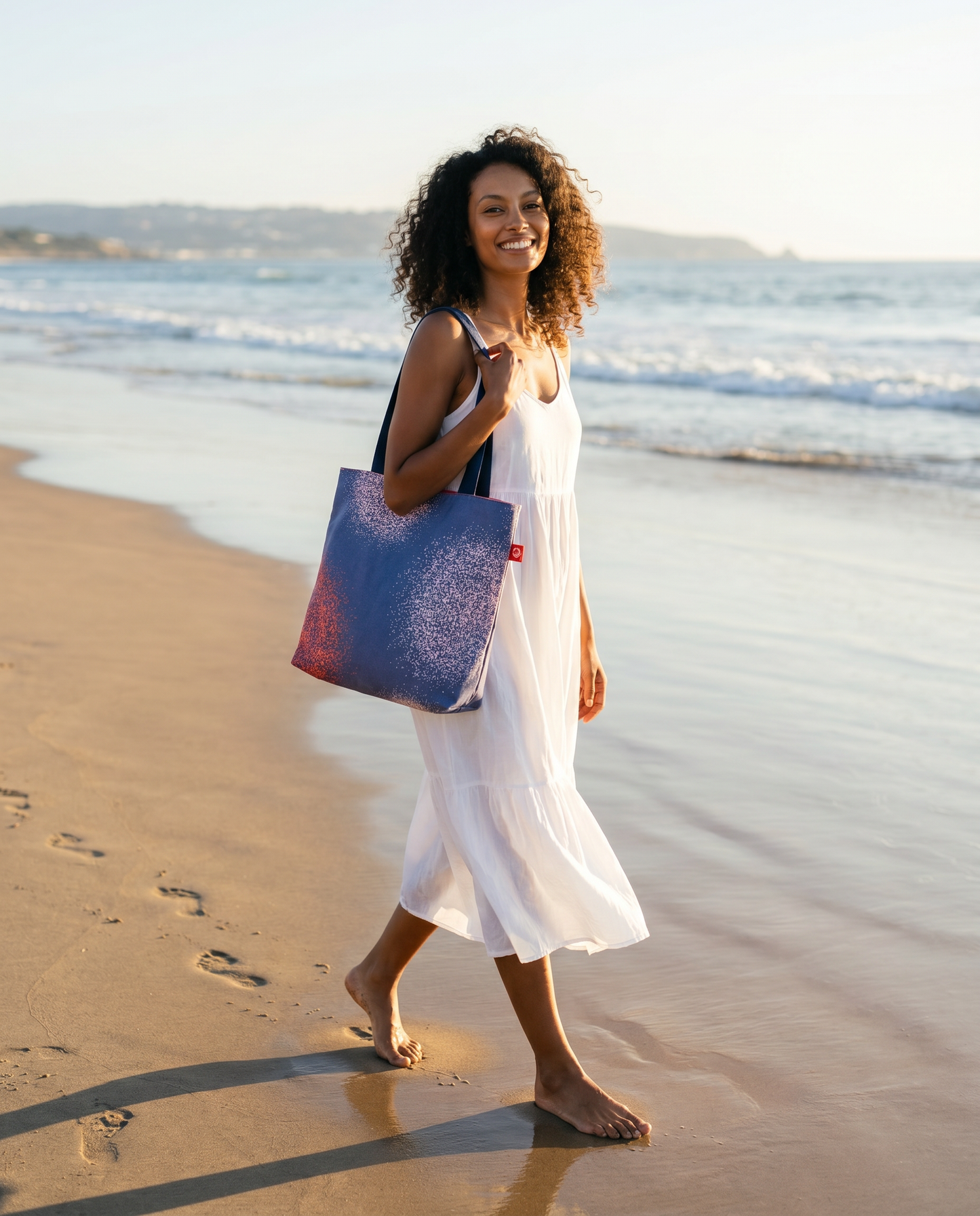 The LOLA Shoulder Tote
